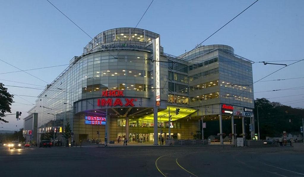Garden Apartment With Garage In Central Praha Eksteriør bilde