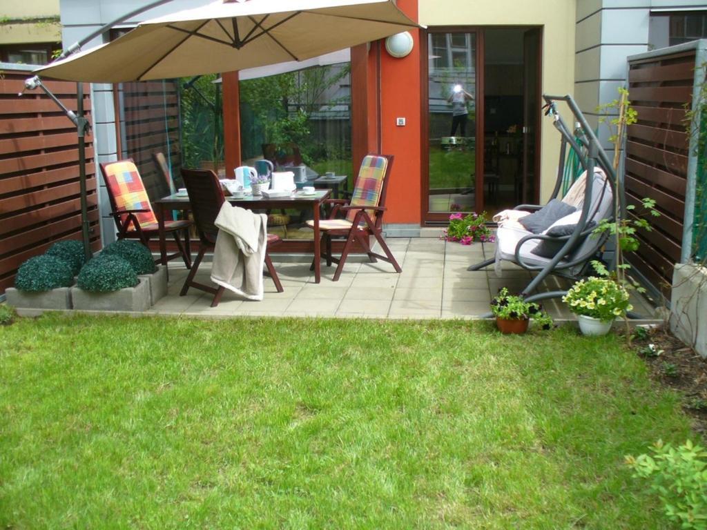 Garden Apartment With Garage In Central Praha Eksteriør bilde